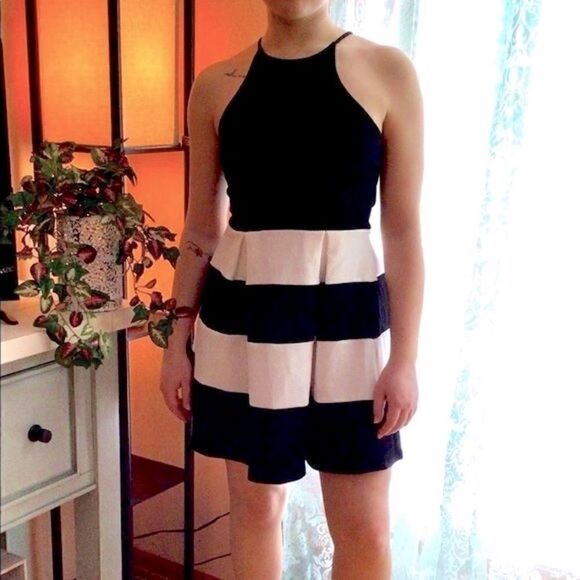 AQUA FLARE MINI DRESS BLACK/WHITE S NWT - Picture 12 of 16